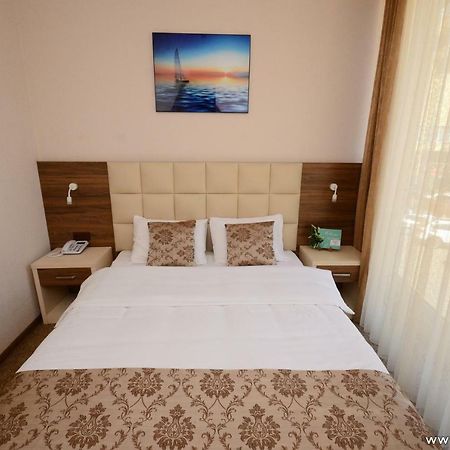 City Hotel Batumi Exterior photo