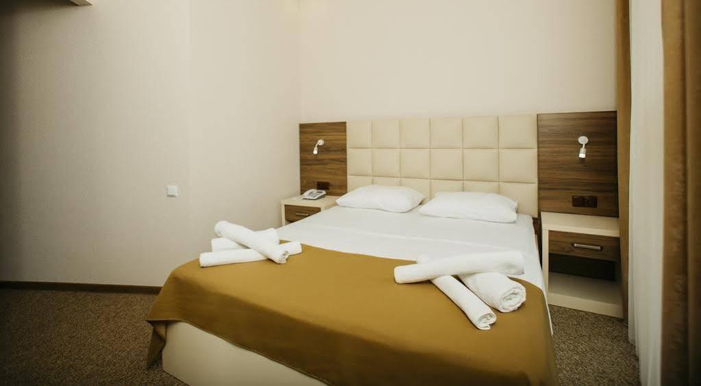 City Hotel Batumi Exterior photo