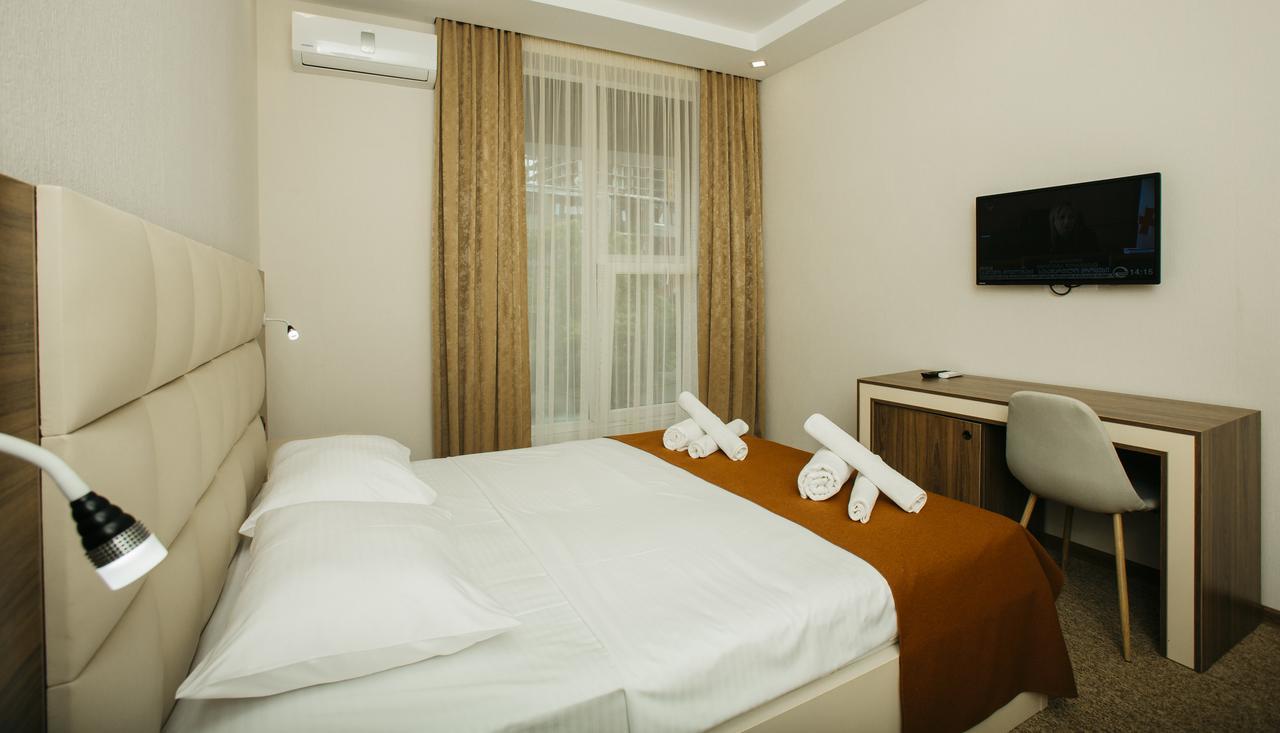 City Hotel Batumi Exterior photo