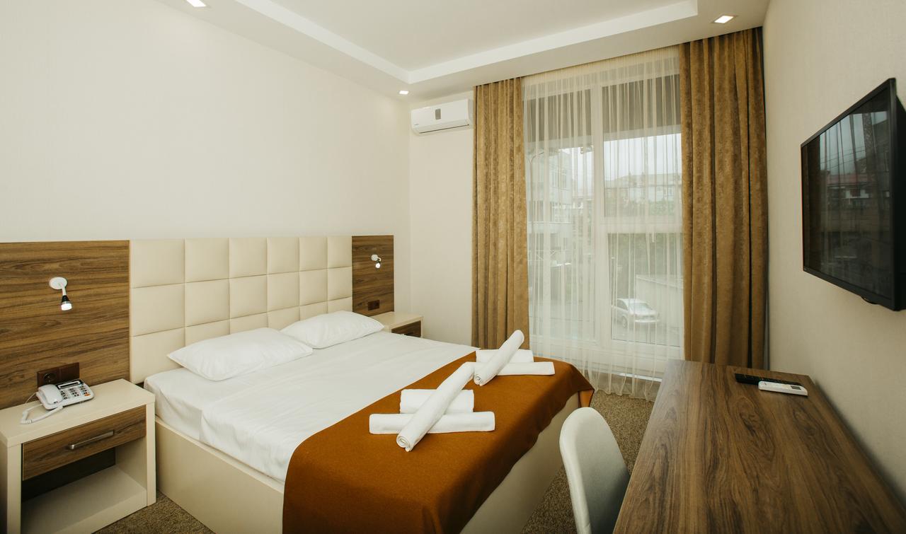 City Hotel Batumi Exterior photo
