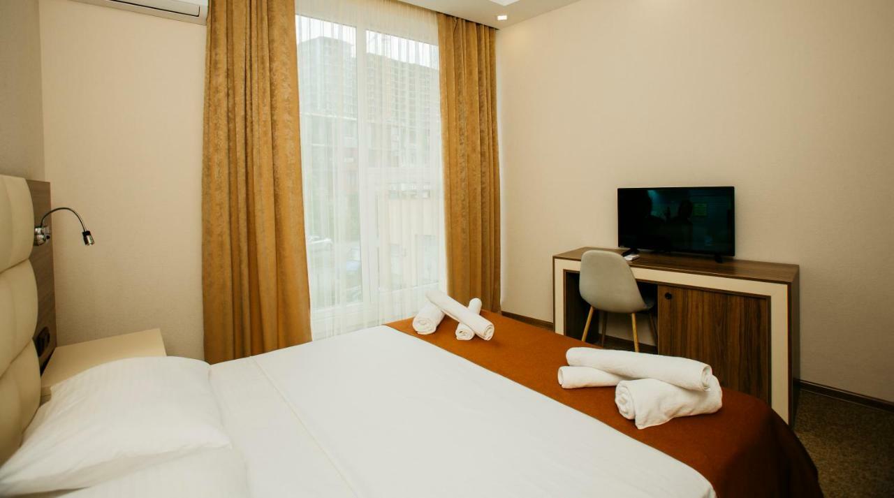City Hotel Batumi Exterior photo