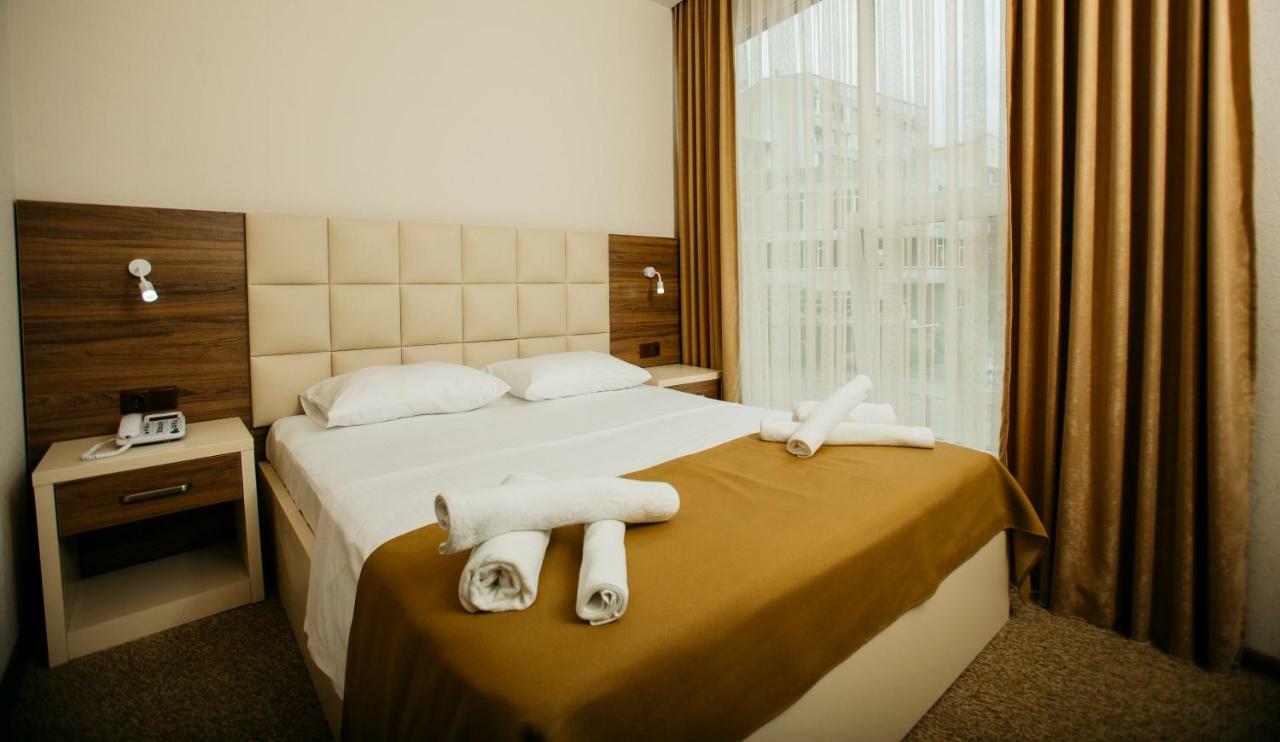 City Hotel Batumi Exterior photo