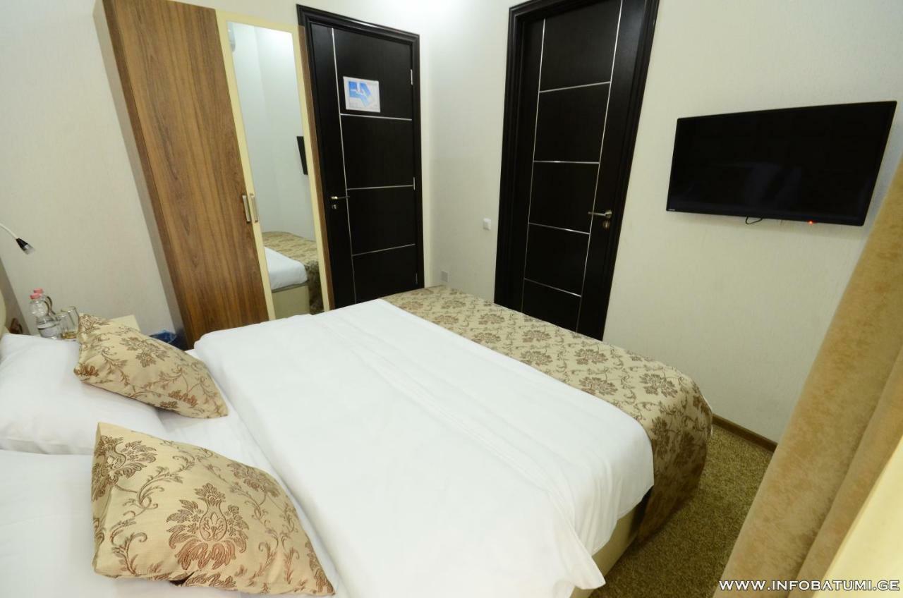City Hotel Batumi Exterior photo