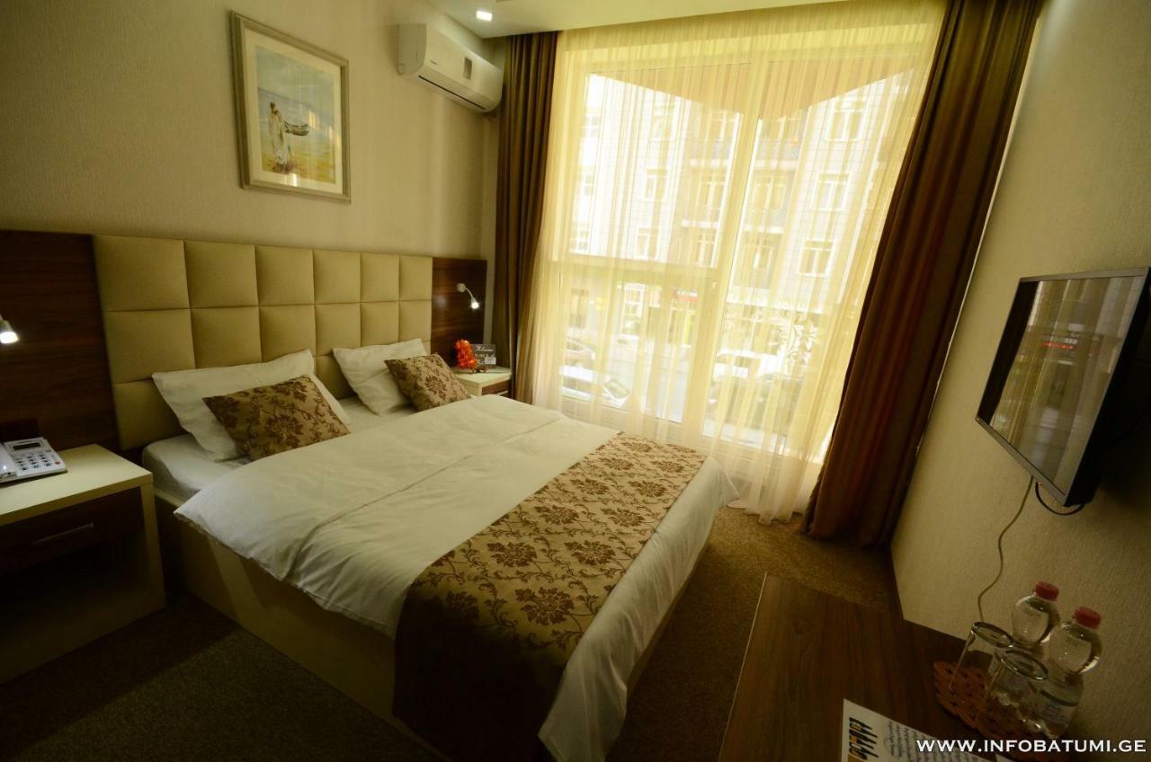 City Hotel Batumi Exterior photo