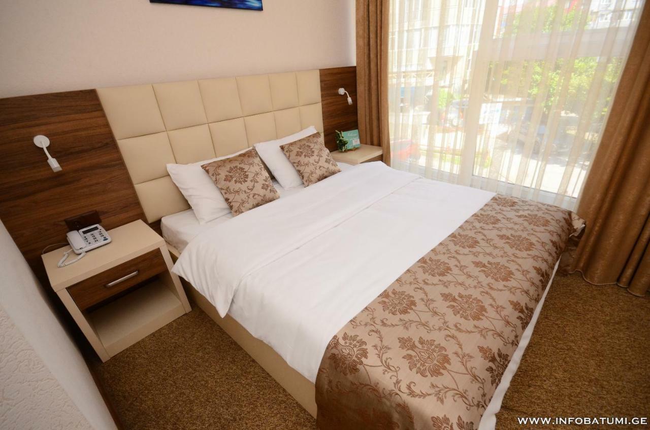 City Hotel Batumi Exterior photo