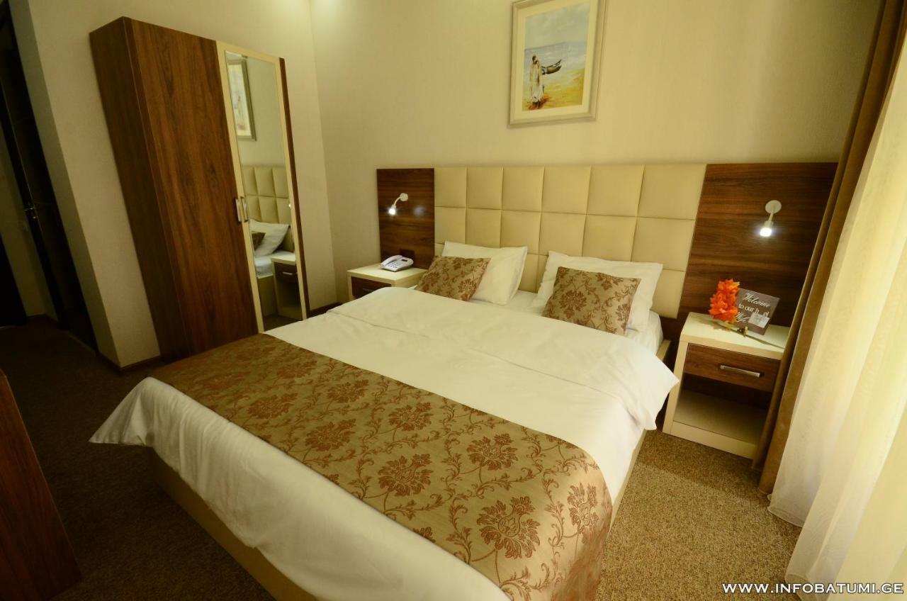 City Hotel Batumi Exterior photo